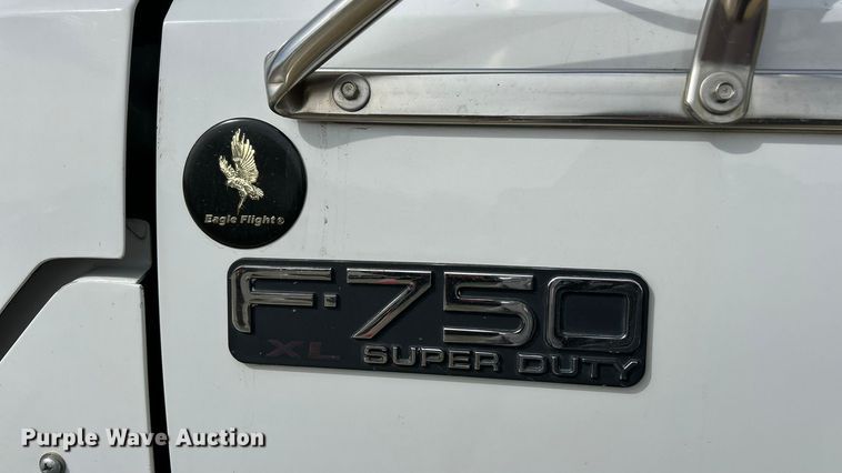 image for item ET6579 2005 Ford F750 Super Duty utility / service truck