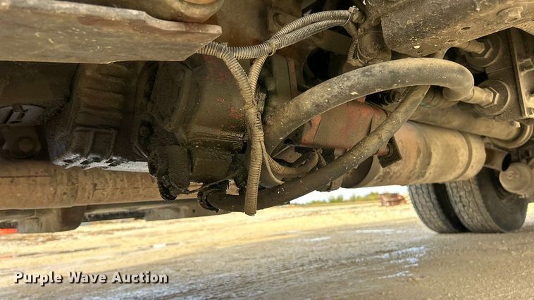 image for item ET6579 2005 Ford F750 Super Duty utility / service truck