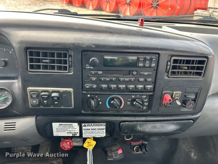 image for item ET6579 2005 Ford F750 Super Duty utility / service truck