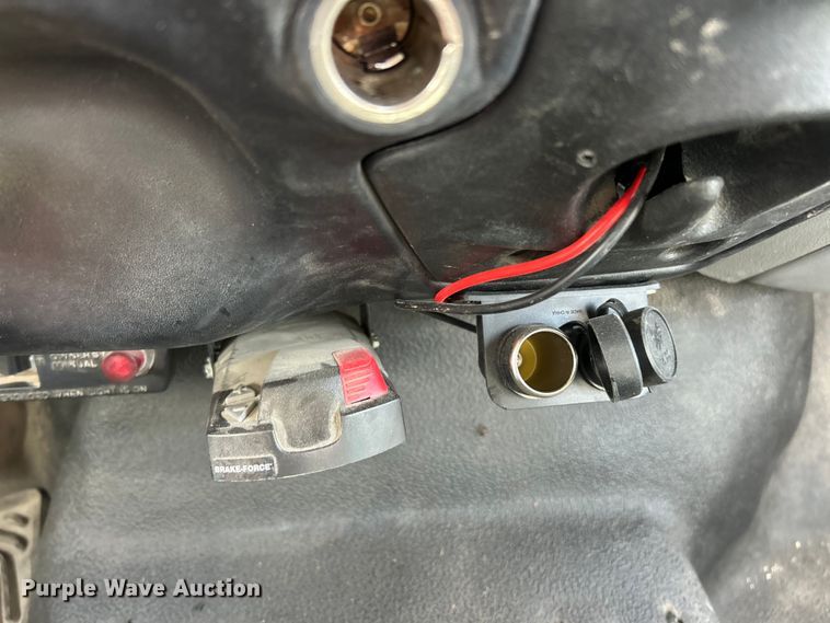 image for item ET6579 2005 Ford F750 Super Duty utility / service truck