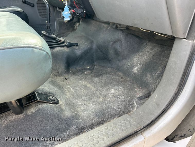 image for item ET6579 2005 Ford F750 Super Duty utility / service truck