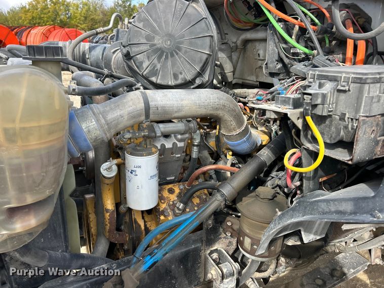 image for item ET6579 2005 Ford F750 Super Duty utility / service truck