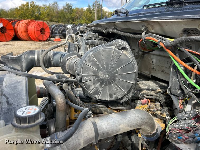 image for item ET6579 2005 Ford F750 Super Duty utility / service truck