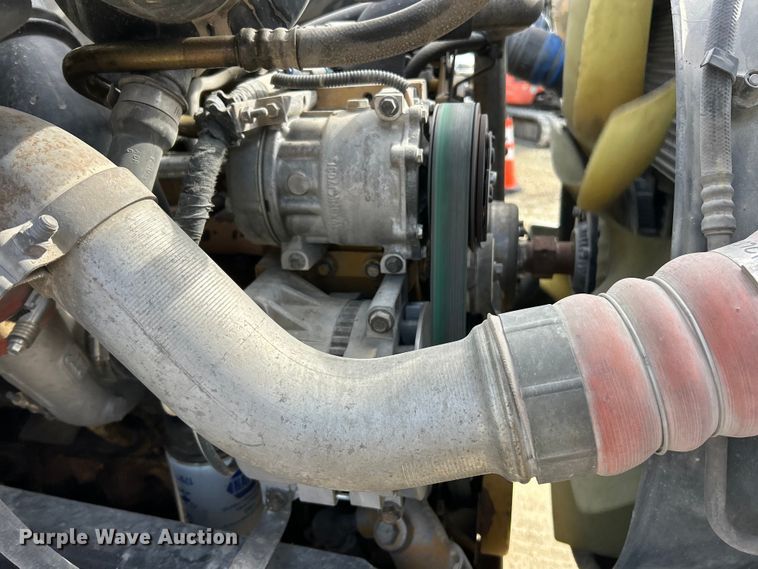 image for item ET6579 2005 Ford F750 Super Duty utility / service truck