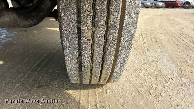 image for item ET6579 2005 Ford F750 Super Duty utility / service truck