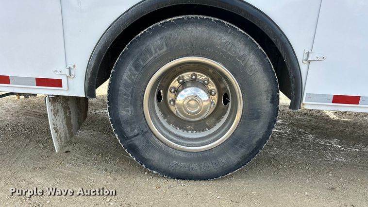 image for item ET6579 2005 Ford F750 Super Duty utility / service truck