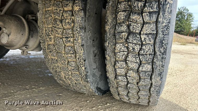 image for item ET6579 2005 Ford F750 Super Duty utility / service truck