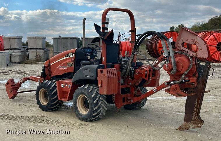 image for item ET6585 2007 Ditch Witch RT55 vibratory cable plow