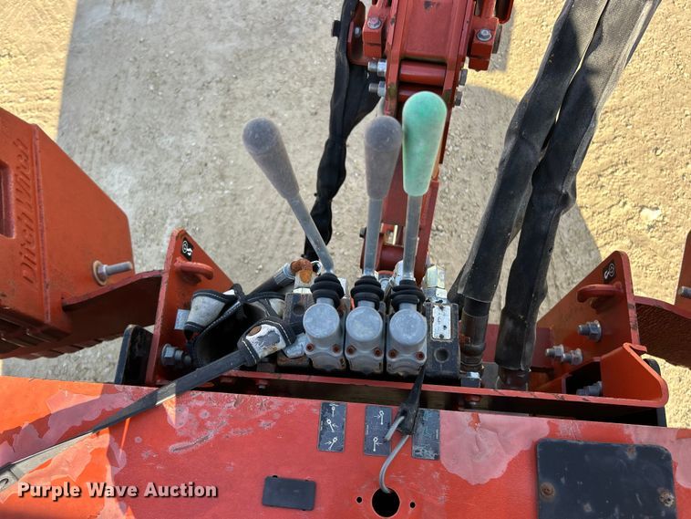 image for item ET6585 2007 Ditch Witch RT55 vibratory cable plow