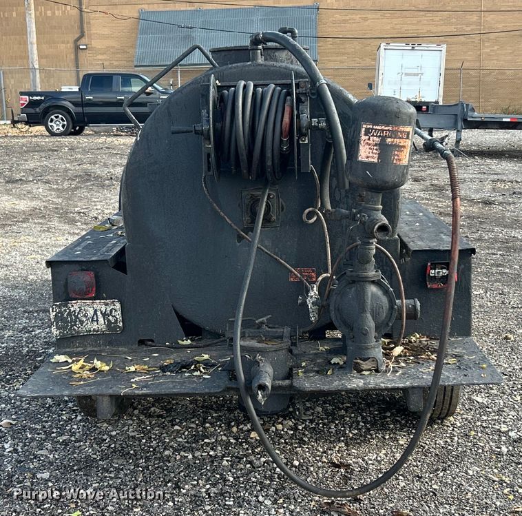 image for item ET6666 Seal Master  seal coat trailer