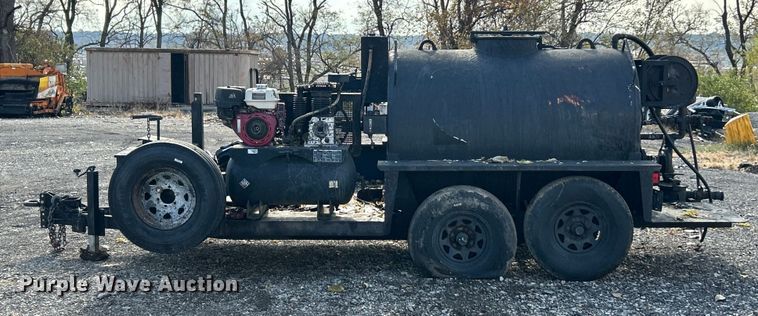 image for item ET6666 Seal Master  seal coat trailer