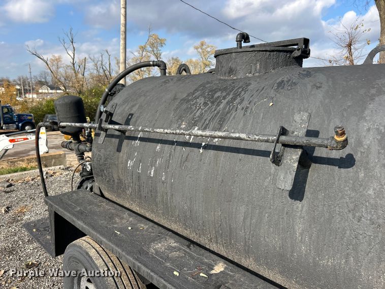 image for item ET6666 Seal Master  seal coat trailer