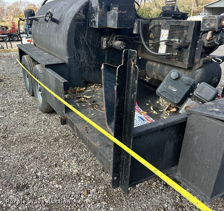 image for item ET6666 Seal Master  seal coat trailer