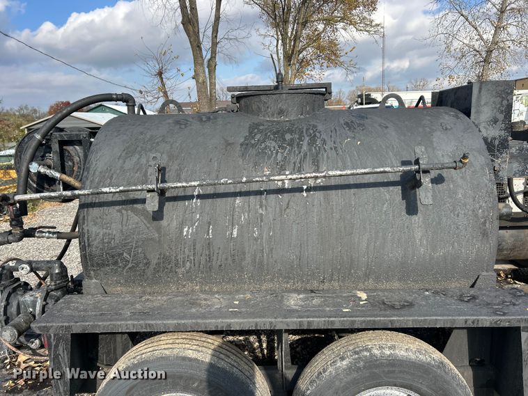 image for item ET6666 Seal Master  seal coat trailer