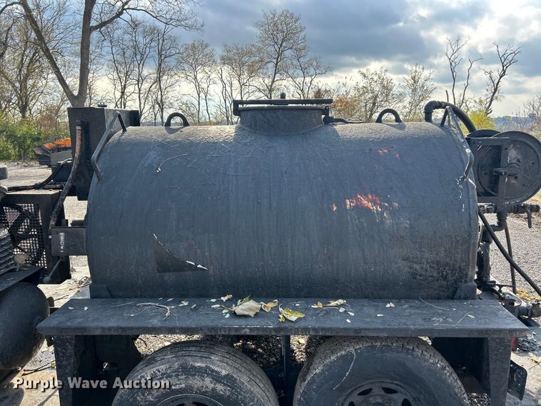 image for item ET6666 Seal Master  seal coat trailer