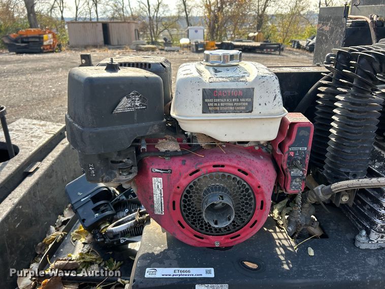 image for item ET6666 Seal Master  seal coat trailer