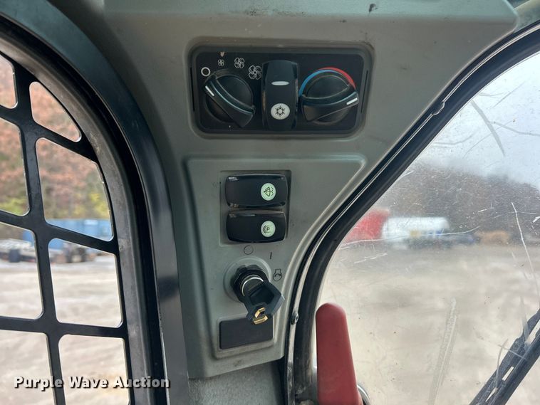 image for item ET6671 2015 Caterpillar 299D2XHP tracked skid steer loader