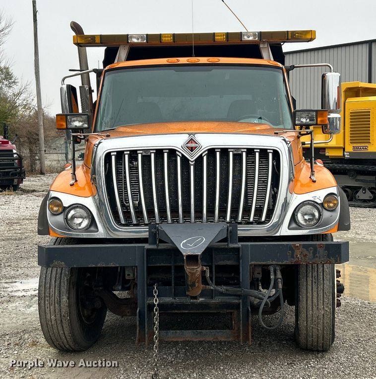 image for item ET6672 2010 International WorkStar dump truck