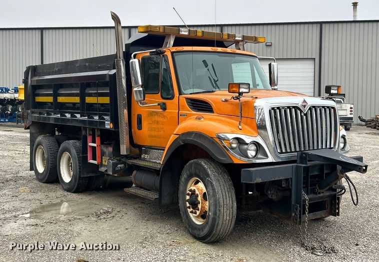 image for item ET6672 2010 International WorkStar dump truck