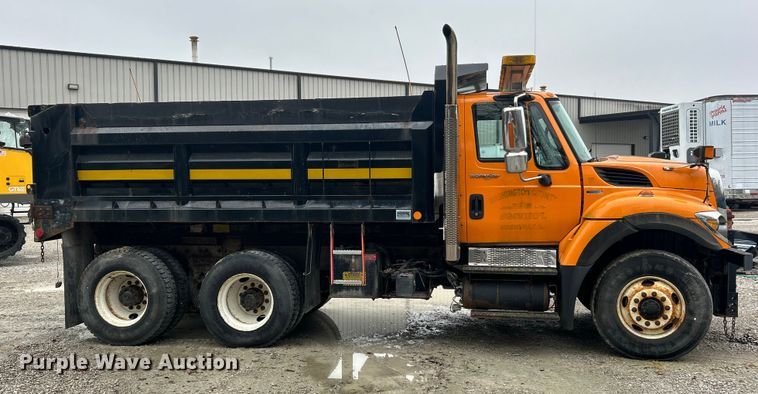 image for item ET6672 2010 International WorkStar dump truck