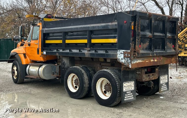 image for item ET6672 2010 International WorkStar dump truck