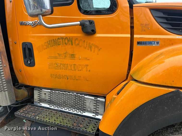 image for item ET6672 2010 International WorkStar dump truck