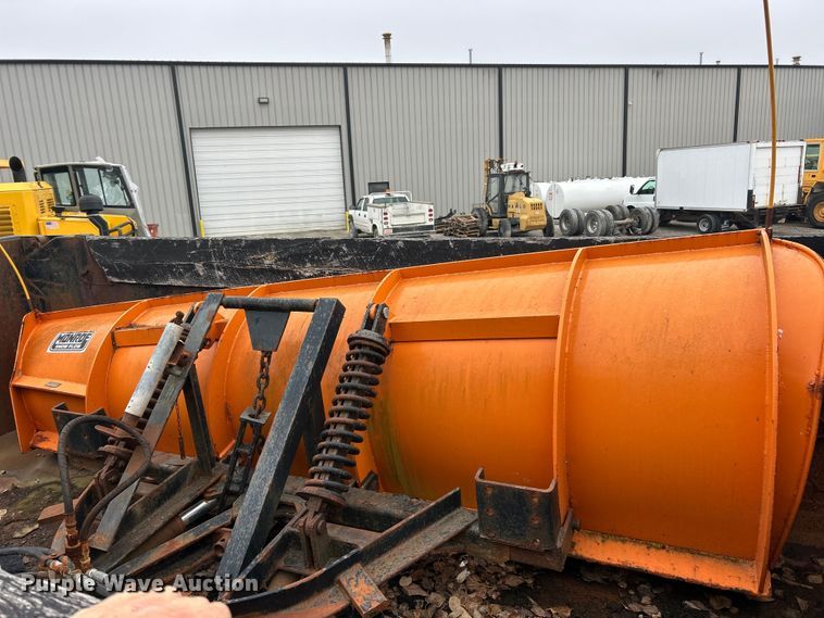 image for item ET6672 2010 International WorkStar dump truck