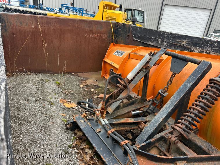 image for item ET6672 2010 International WorkStar dump truck