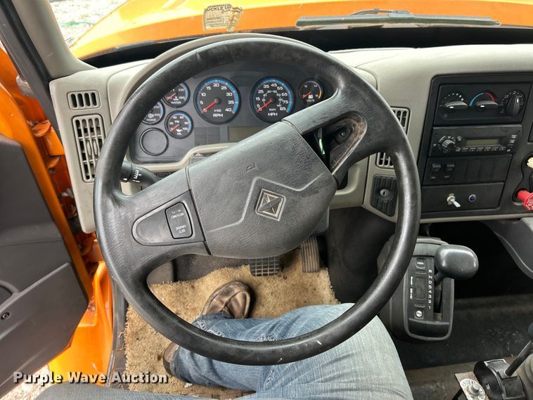 image for item ET6672 2010 International WorkStar dump truck