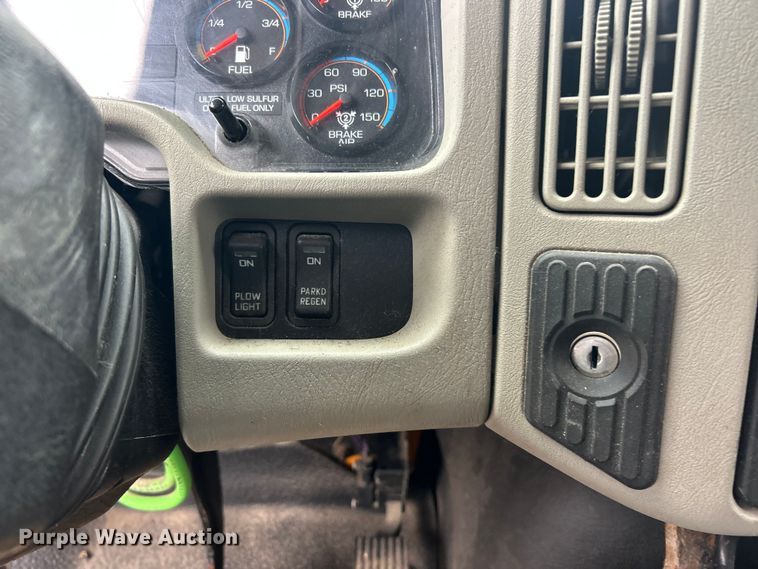 image for item ET6672 2010 International WorkStar dump truck