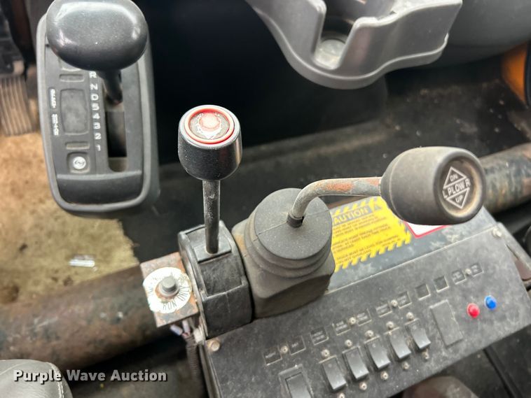 image for item ET6672 2010 International WorkStar dump truck