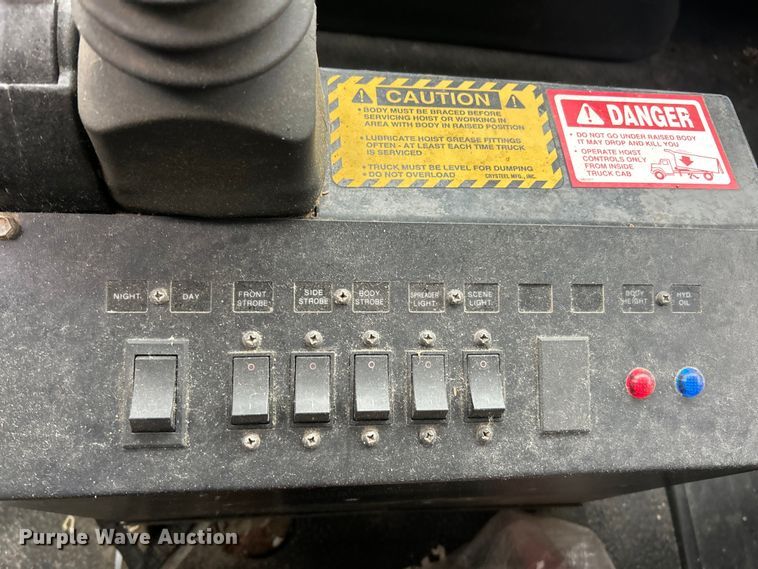 image for item ET6672 2010 International WorkStar dump truck