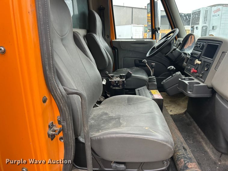 image for item ET6672 2010 International WorkStar dump truck