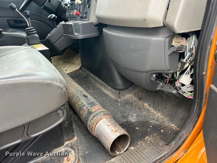 image for item ET6672 2010 International WorkStar dump truck