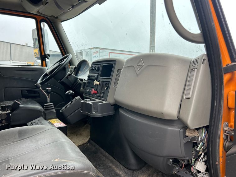 image for item ET6672 2010 International WorkStar dump truck