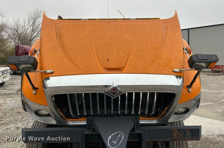 image for item ET6672 2010 International WorkStar dump truck