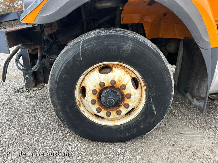 image for item ET6672 2010 International WorkStar dump truck