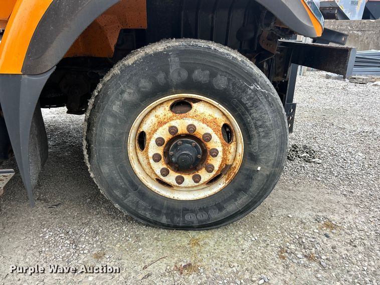 image for item ET6672 2010 International WorkStar dump truck