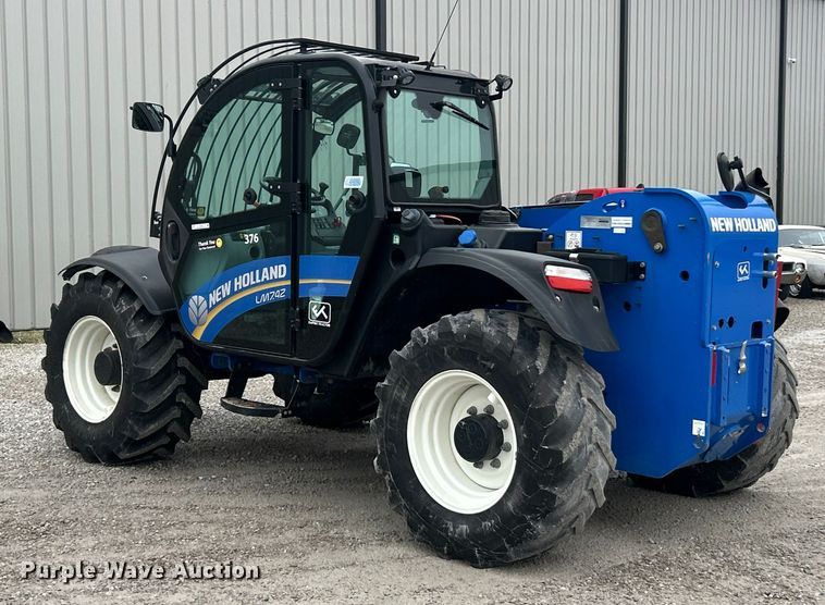 image for item ET6674 2021 New Holland LM7.42 telehandler