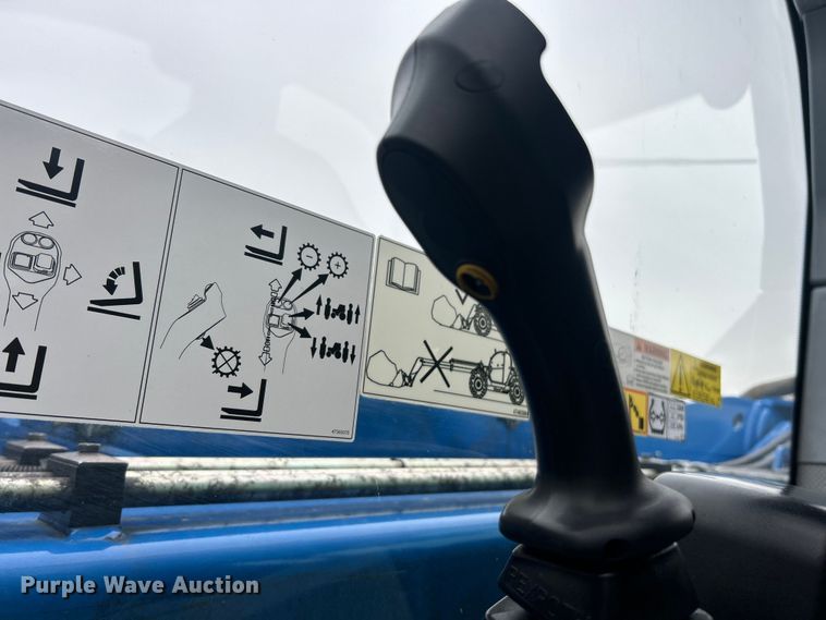 image for item ET6674 2021 New Holland LM7.42 telehandler