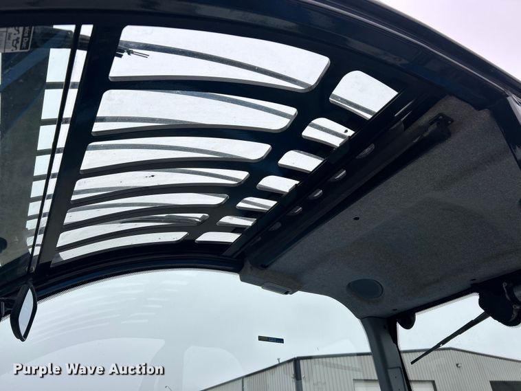 image for item ET6674 2021 New Holland LM7.42 telehandler