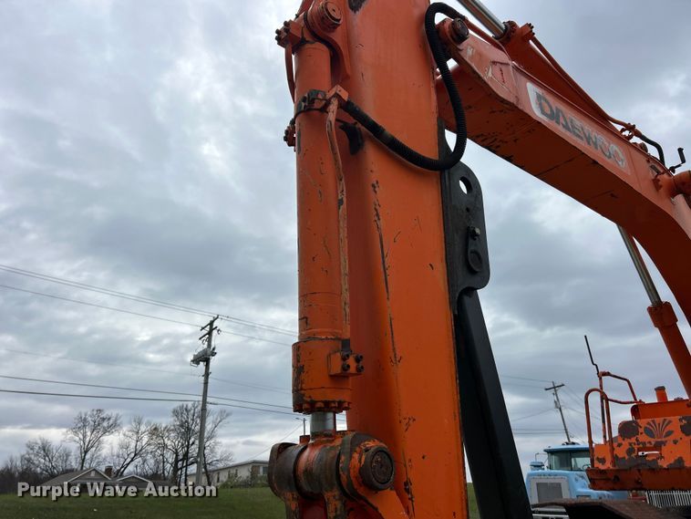 image for item ET6707 1999 Daewoo DH 130W wheeled excavator