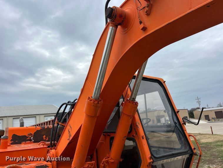 image for item ET6707 1999 Daewoo DH 130W wheeled excavator