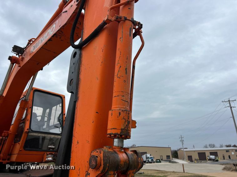 image for item ET6707 1999 Daewoo DH 130W wheeled excavator