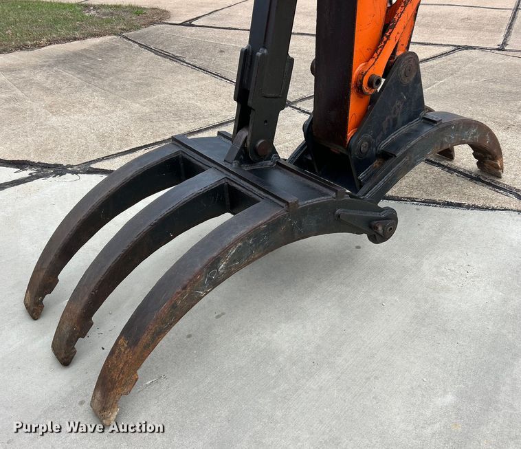 image for item ET6707 1999 Daewoo DH 130W wheeled excavator