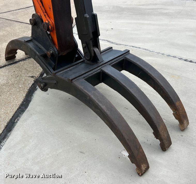 image for item ET6707 1999 Daewoo DH 130W wheeled excavator