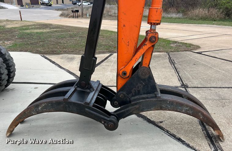 image for item ET6707 1999 Daewoo DH 130W wheeled excavator