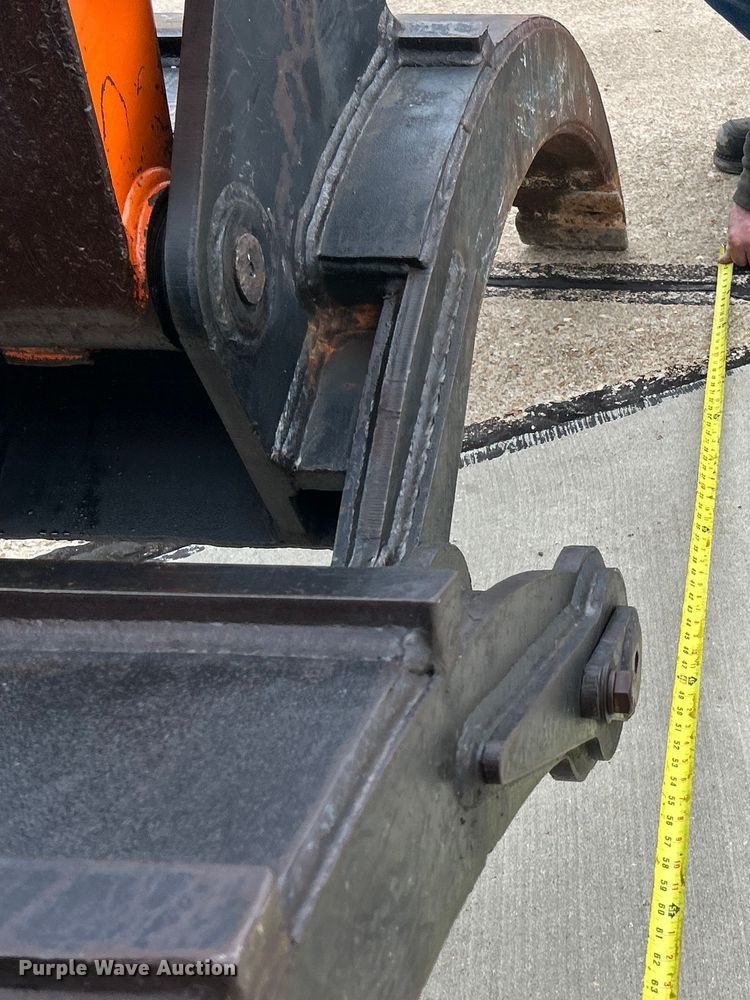 image for item ET6707 1999 Daewoo DH 130W wheeled excavator