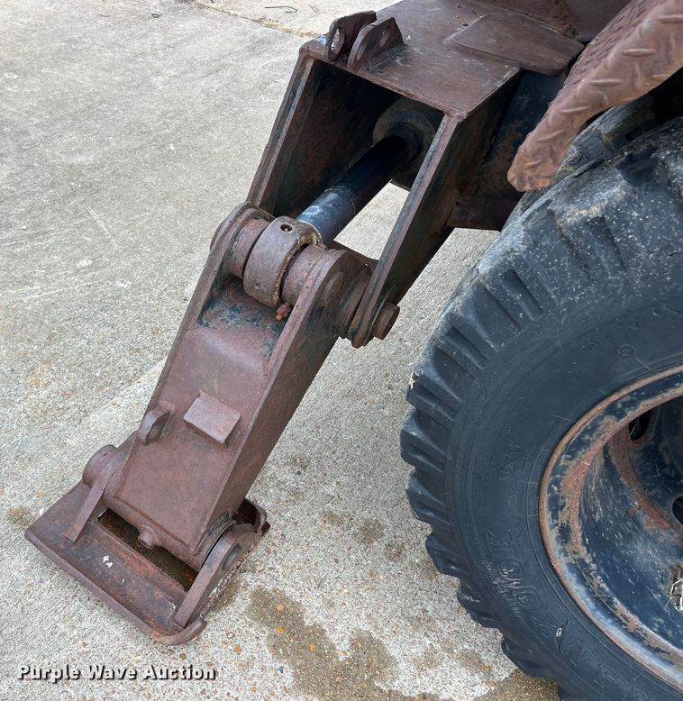 image for item ET6707 1999 Daewoo DH 130W wheeled excavator