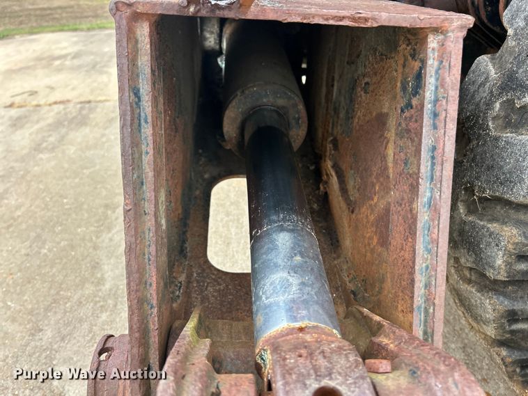 image for item ET6707 1999 Daewoo DH 130W wheeled excavator